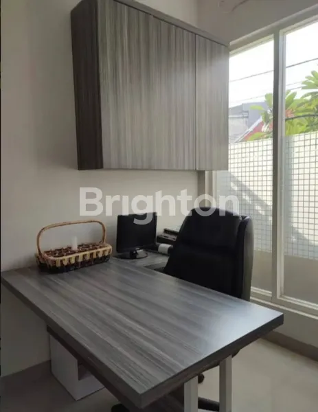 image RUMAH MEGAH DAN LUAS BUMI WONOREJO RUNGKUT (5)