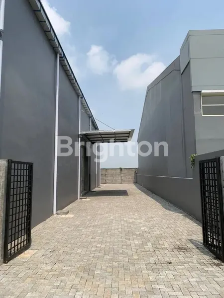 image GUDANG ASRI PELEWATU MENGANTI GRESIK (5)