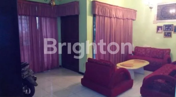 image RUMAH DUA LANTAI DI PINGGIR JALAN RAYA SIAP HUNI (4)