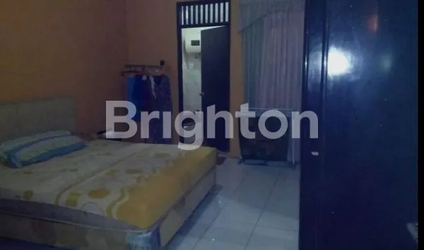 image RUMAH DUA LANTAI DI PINGGIR JALAN RAYA SIAP HUNI (7)