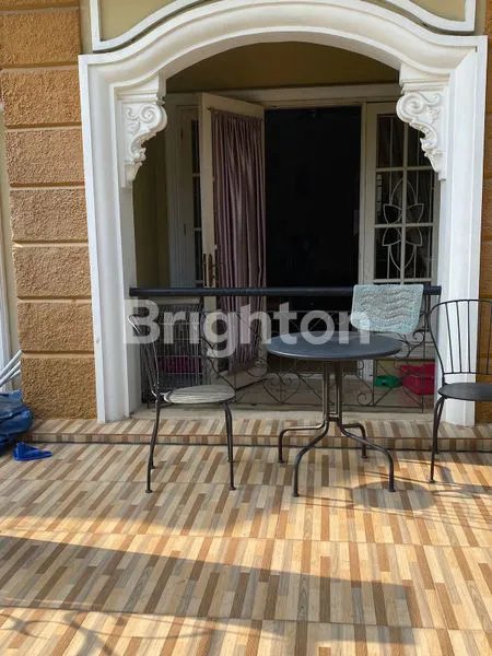 image RUMAH 2 LANTAI SEMI FURNISED SIAP HUNI DI DALAM CLUSTER KOTA WISATA, CIBUBUR, JAWA BARAT (8)