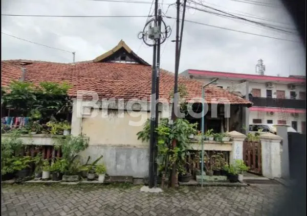 image RUMAH SANGAT STRATEGIS TENGAH KOTA LOKASI GAYAMSARI SEMARANG TIMUR (5)