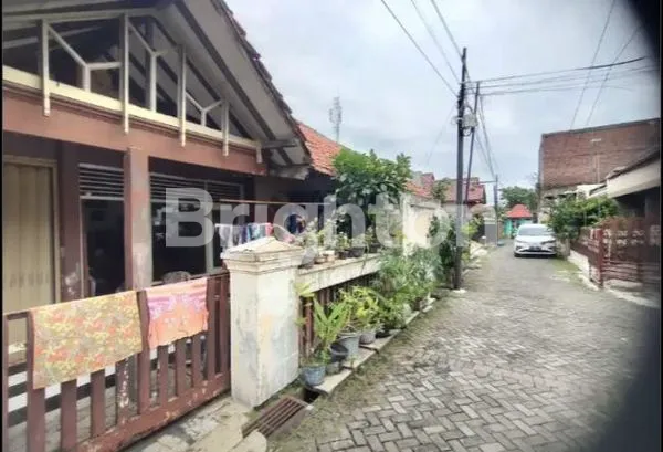 image RUMAH SANGAT STRATEGIS TENGAH KOTA LOKASI GAYAMSARI SEMARANG TIMUR (3)