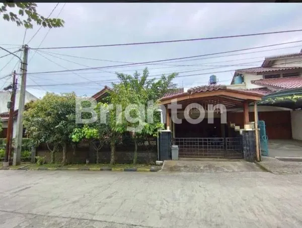RUMAH BERLOKASI STRATEGIS, LUAS, NYAMAN DAN AMAN DI AREA GUNUNG BATU, BANDUNG