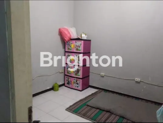 image RUMAH DI PEMUKIMAN RAME,SIAP HUNI,ADA BUAT USAHA JUALAN SEMBAKO,NOTE VENDOR UTK PEMBELI CARA BAYAR TANPA RIBA (NO KPR) DICICIL SYARIAH PERSEORANGAN (8)