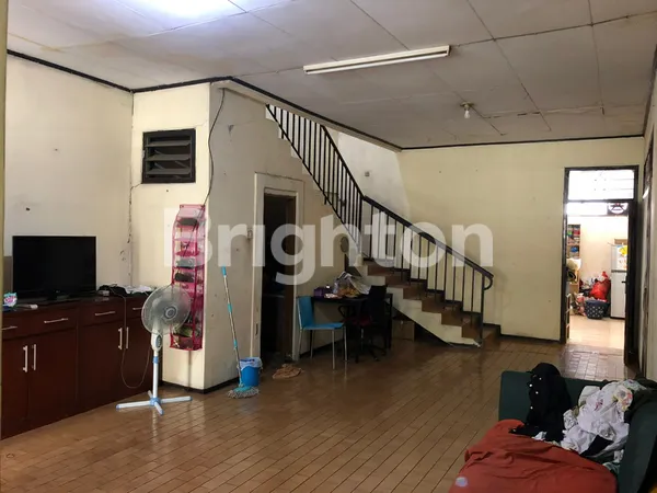 image RUMAH TOMANG HITUNG TANAH 2 LANTAI, BEBAS BANJIR, LOKASI STRATEGIS (1)