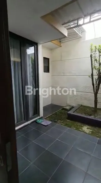 image RUMAH CANTIK DI PERUMAHAN PERMATA JINGGA (8)