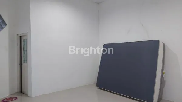 RUMAH 2 LANTAI SIAP HUNI KOPENG PINGGIR JALAN STATEGIS SEKALI