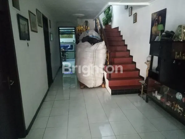 image RUMAH 2 LT DI SIMOKERTO SURABAYA  (6)