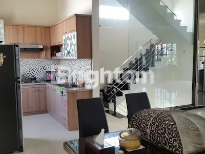 image BANGUNAN KOMERSIAL KENJERAN (1)