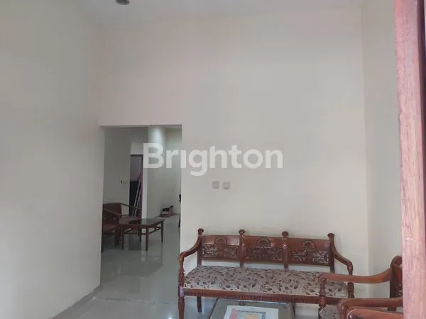 image HUNIAN FULL FURNISHED DIKAWASAN ELIT, CLUSTER ONE GATE, NYAMAN DAN TENANG DI AREA COLOMADU (2)