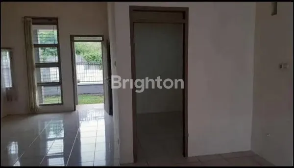 image RUMAH 1 LT BELAKANG GRIYA ARCAMANIK (3)