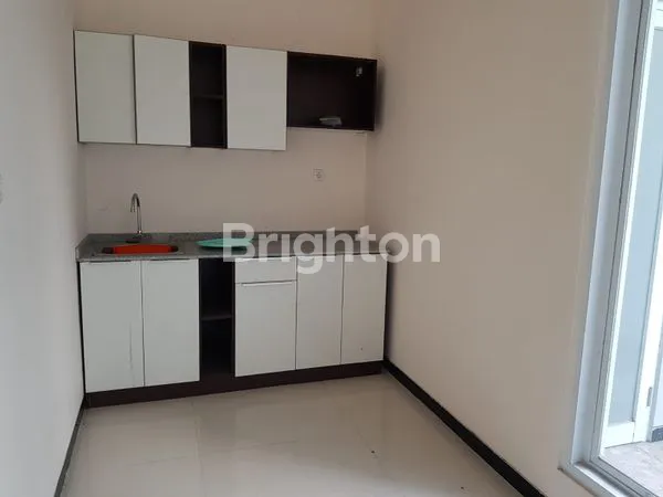 image RUMAH TINGGAL SIAP HUNI 2 LT FULL FURNISH DI SUKOLILO DIAN REGENCY SURABAYA TIMUR (2)