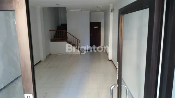 RUKO SIAP PAKAI, USAHA CAFE, KLINIK, PERTOKOAN LOKASI SANGAT STRATEGIS