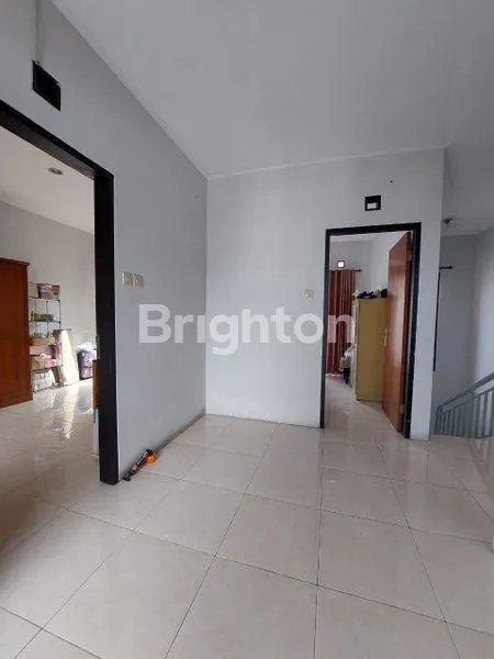 image RUMAH SANGAT TERAWAT SIAP HUNI DI BANDUNG TIMUR (2)