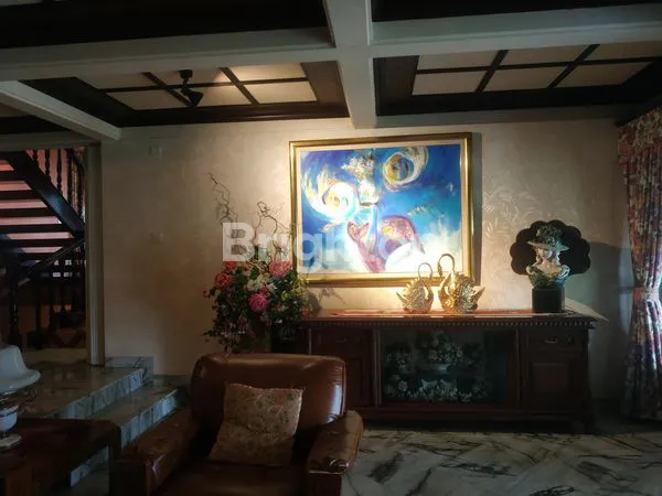 image VILLA LUX SUASANA SEJUK DAN ASRI DI BUKIT PAKAR UTARA BANDUNG (6)