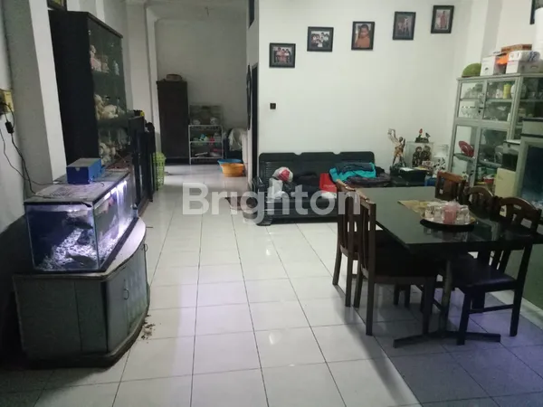 image RUMAH 2 LT DI SIMOKERTO SURABAYA  (3)