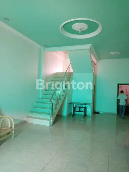 image TOWN HOUSE TENGAH KOTA (1)