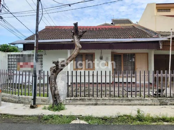 image RUMAH HOOK TERAWAT KUTISARI INDAH SELATAN BEBAS BANJIR DEKAT UK PETRA, UBAYA, TOL BERBEK (1)