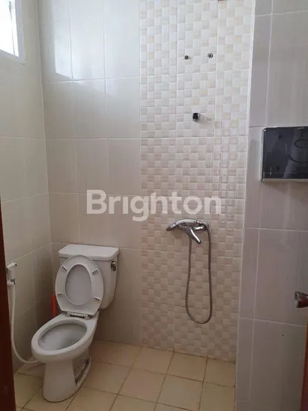 image RUKO 3 LANTAI RAPI SUDAH FULL RENOV DI PUSAT KOTA GADING SERPONG (7)