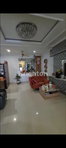 image TURUN HARGA RUMAH MEWAH 3 LANTAI 2.2M JADI 1.89M NEGO (1)