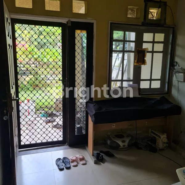 image RUMAH TERAWAT 2LANTAI DI TAMAN INTAN NGINDEN, SURABAYA (2)
