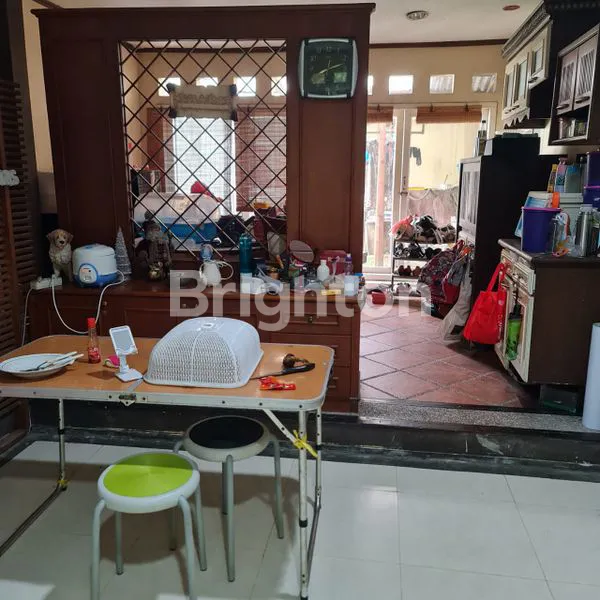 image RUMAH TERAWAT 2LANTAI DI TAMAN INTAN NGINDEN, SURABAYA (3)