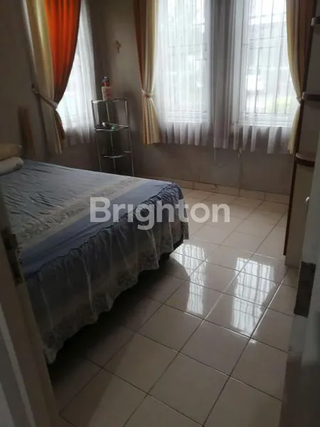 image RUMAH 2 LANTAI FULL FURNISED HOEK SIAP HUNI DIDALAM CLUSTER KOTA WISATA,CIBUBUR,JAWA BARAT (6)