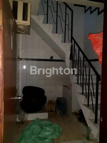 image RUMAH RANGKAH 2 LANTAI DEKAT STADION TAMBAKSARI, PANTAI RIA KENJERAN SIAP HUNI (8)