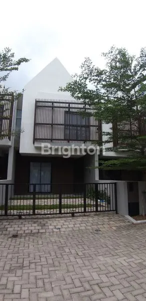 image RUMAH BARU 2LANTAI TENGAH KOTA 2M AN (1)