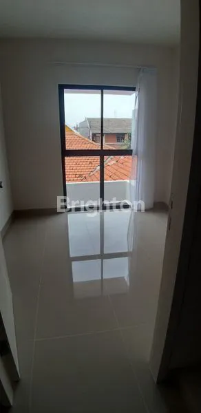 image RUMAH BARU 2LANTAI TENGAH KOTA 2M AN (6)