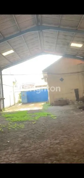 image GUDANG BUTUH CEPAT LAKU DI JL NGINGAS WARU SIDOARJO (1)