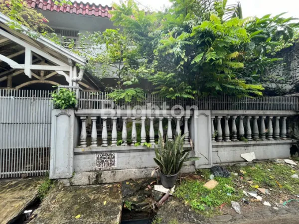 image RUMAH TUA HITUNG TANAH DI LOKASI STRATEGIS BEBAS BANJIR DI DURI KEPA TANJUNG DUREN JAKARTA (2)