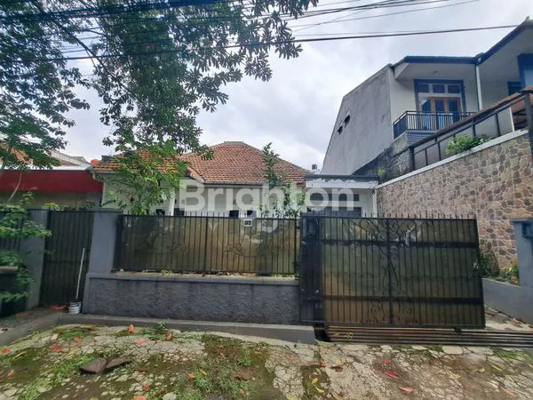 RUMAH CANTIK KONDISI PRIMA AREA ELITE BANDUNG UTARA