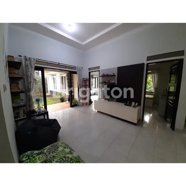 image RUMAH FULLY FURNISHED, APIK, STRATEGIS DI MUTIARA SENTUL (2)