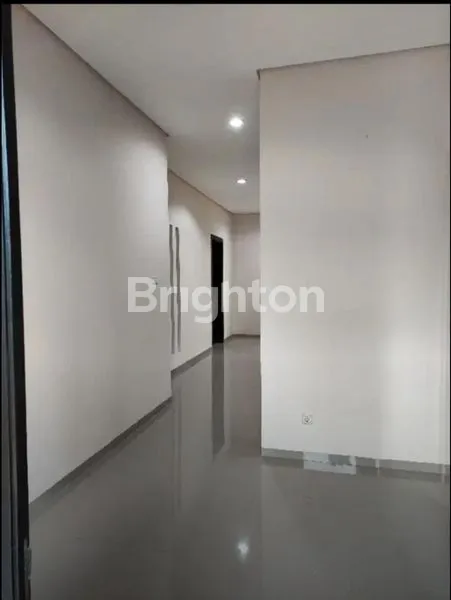 image RUMAH SIAP HUNI HABIS RENOV KERTAJAYA INDAH REGENCY SURABAYA TIMUR (2)