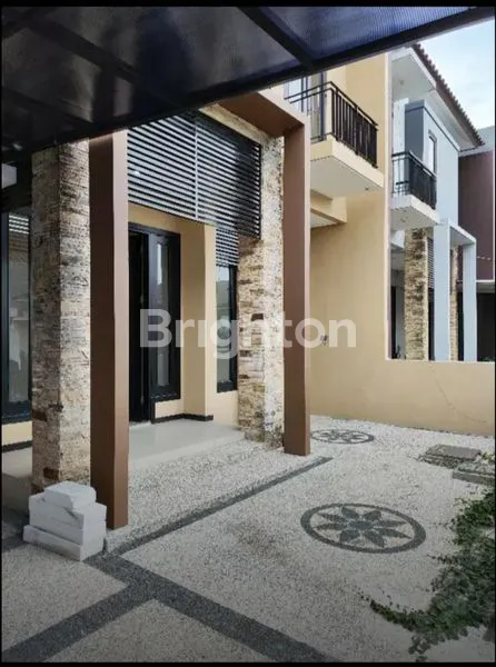 image RUMAH SIAP HUNI HABIS RENOV KERTAJAYA INDAH REGENCY SURABAYA TIMUR (5)