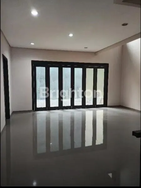 image RUMAH SIAP HUNI HABIS RENOV KERTAJAYA INDAH REGENCY SURABAYA TIMUR (4)