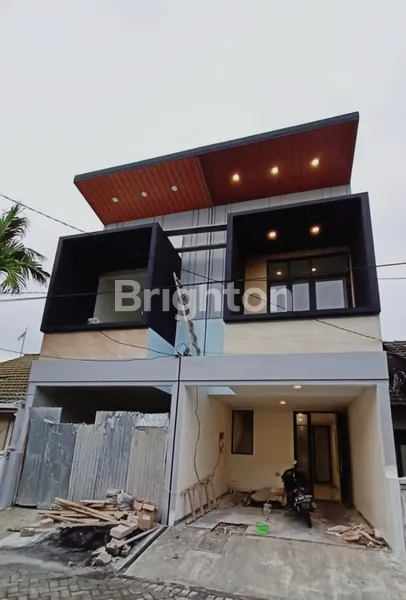 image RUMAH BARU GRESS 2 UNIT MINIMALIS DI RUNGKUT MAPAN SIAP HUNI (3)