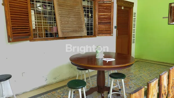 image RUMAH KOST HOTEL 13 PINTU UNIK BETAWI STYLE CIKINI JAKARTA PUSAT (2)