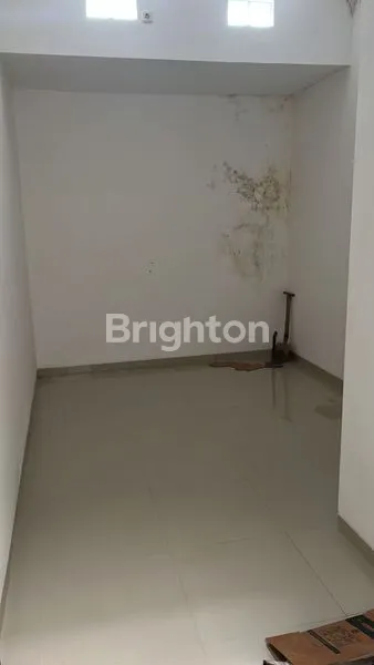 HUNIAN NYAMAN GRESS TENGAH KOTA