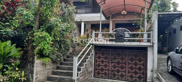 image RUMAH HITUNG TANAH DI MAINROAD SURYA SUMANTRI BANDUNG (1)