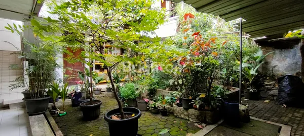 image RUMAH HITUNG TANAH DI MAINROAD SURYA SUMANTRI BANDUNG (7)