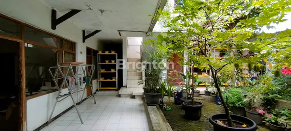 image RUMAH HITUNG TANAH DI MAINROAD SURYA SUMANTRI BANDUNG (8)