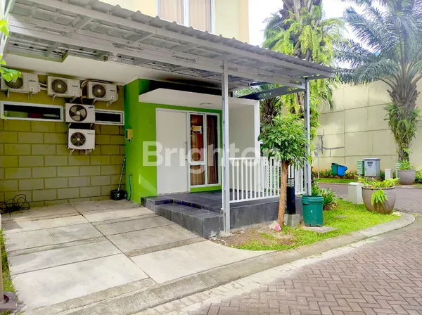 image RUMAH 2 LANTAI HOEK FULL FURNISHED DALAM PERUMAHAN ARCADIA VILLAGE, GADING SERPONG (1)