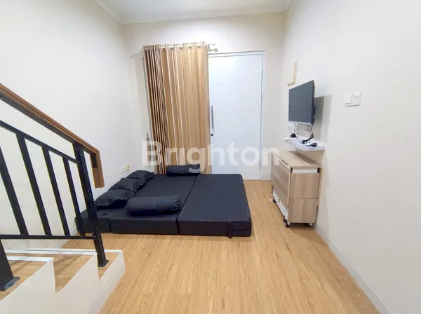 image RUMAH 2 LANTAI HOEK FULL FURNISHED DALAM PERUMAHAN ARCADIA VILLAGE, GADING SERPONG (3)