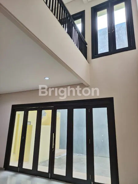 image RUMAH FULL RENOVASI KERTAJAYA INDAH REGENCY FREE WATER HEATER SIAP HUNI (2)