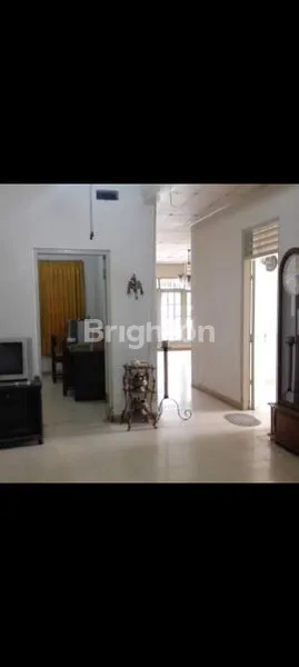 image RUMAH SECOND DI SURABAYA SELATAN (2)