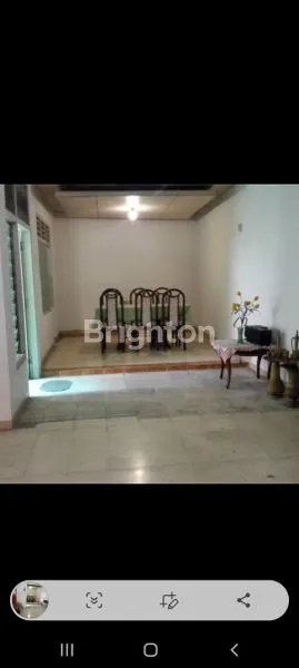 image RUMAH SECOND DI SURABAYA SELATAN (7)