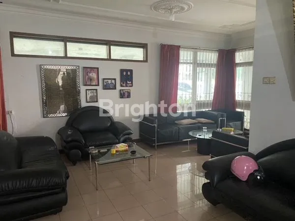 image RUMAH 2 LANTAI - STRATEGIS UNTUK USAHA - MAIN ROAD GATOT SUBROTO CIMAHI (1)